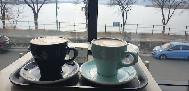 Comentarii opinii despre 카페 디 쿼드