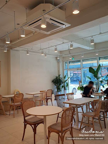 Opinii despre 카페 가끔 în 원주시 - 외식업