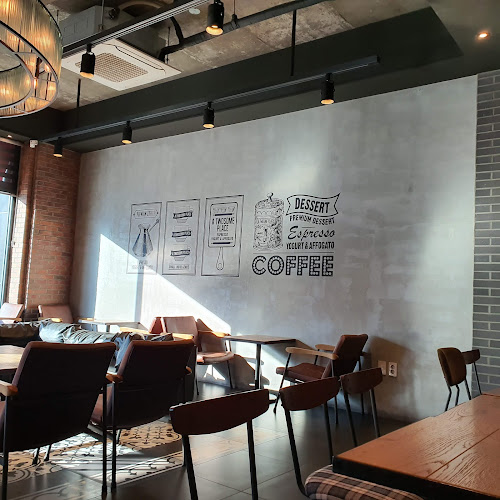 Opinii despre 투썸플레이스온천사거리점 în 이천시 - 외식업