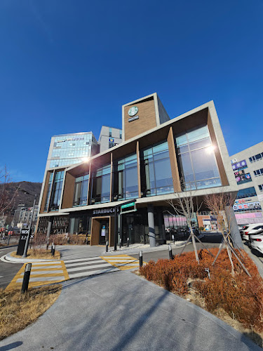 스타벅스 양산물금DT점 - 외식업