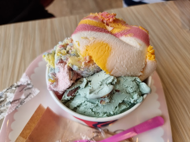 Opinii despre 배스킨라빈스 아산용화 în 아산시 - 외식업