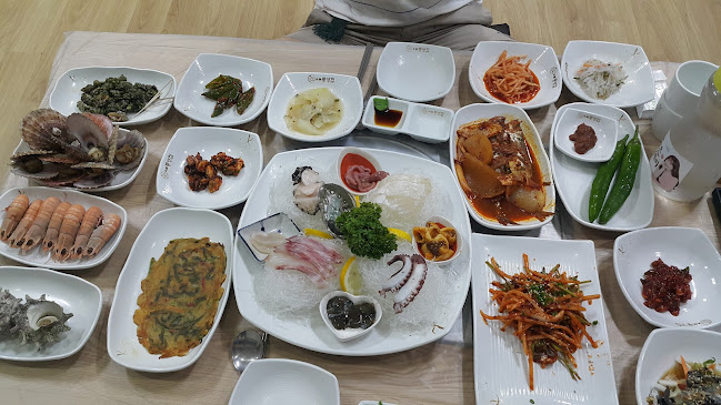 Opinii despre 통영식도락 în 통영시 - 외식업