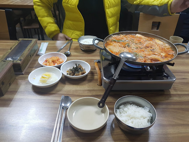 Opinii despre 훈이네식당 în 양주시 - 외식업