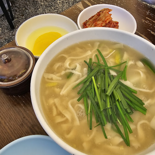Opinii despre 금산재칼국수 în 경주시 - 외식업