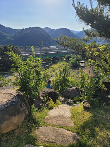 Comentarii opinii despre 자연목갤러리 우드슬램 무인카페