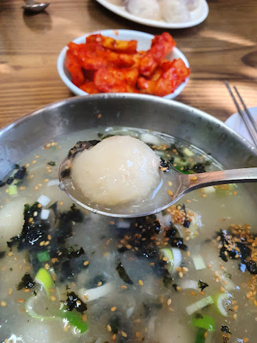 Opinii despre 강릉감자옹심 강릉본점 în 강릉시 - 외식업