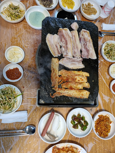 Opinii despre 뚱이네돌구이 în 당진시 - 외식업