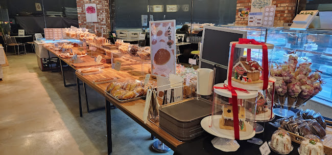 브레드 팩토리 망캄 율동점 - 외식업