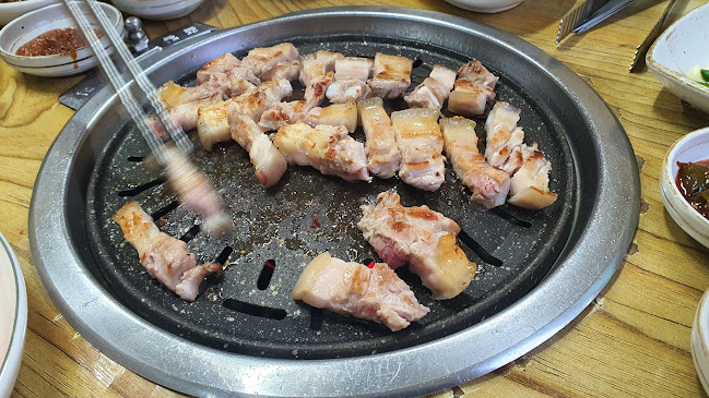 Opinii despre 촌당숯불생고기3호점 în 남구 - 외식업