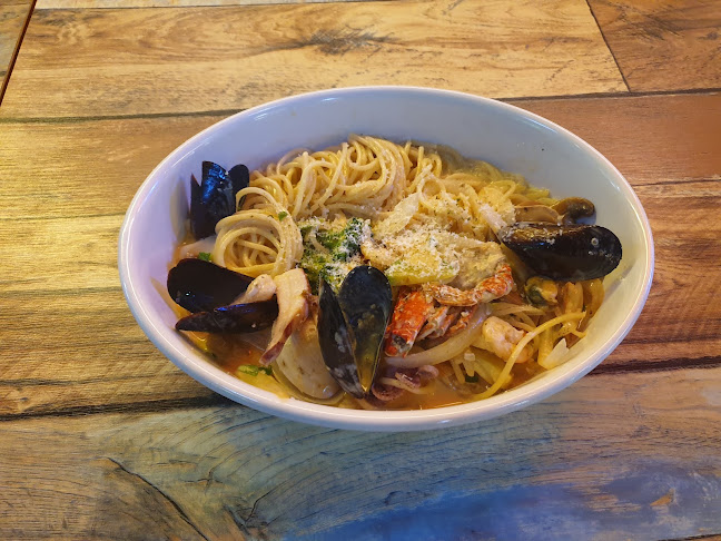 채플린 피자펍 - 외식업