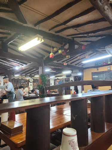 Comentarii opinii despre 몽촌토성보리밥손칼국수