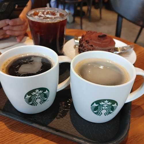 Opinii despre 스타벅스 판교알파돔타워점 în 성남시 - 외식업