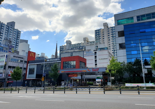 Comentarii opinii despre 맥도날드 군포당동SK DT점