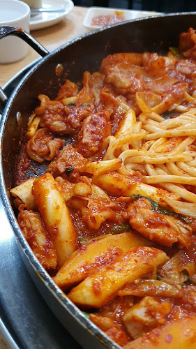 Comentarii opinii despre 유정춘천닭갈비막국수 남양주다산본점