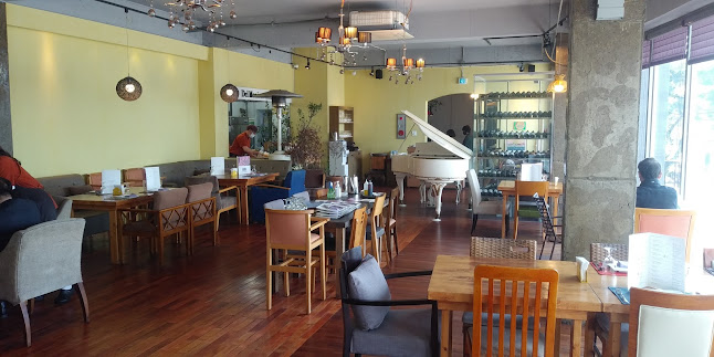 델모니코스 - 외식업