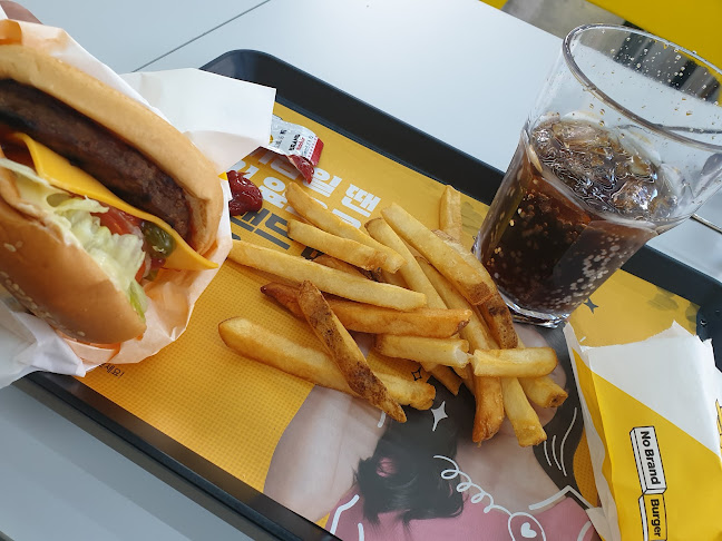 Opinii despre 노브랜드버거 서산호수공원점 în 서산시 - 외식업