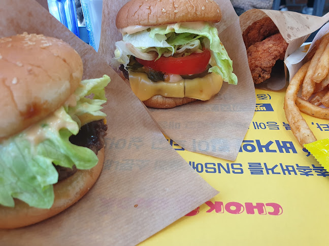 Comentarii opinii despre 촉촉버거 중화산점