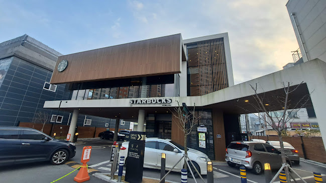 스타벅스 거제대로DT점 - 외식업