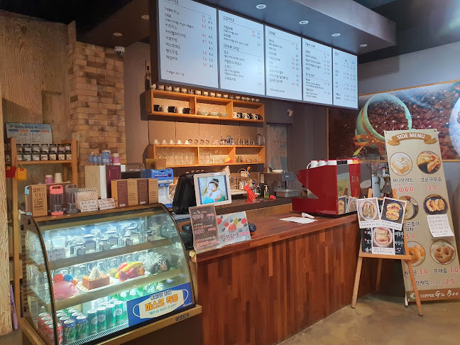 Opinii despre Cafe în 익산시 - 외식업