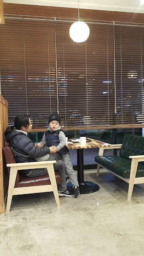 Comentarii opinii despre 키즈카페요술램프