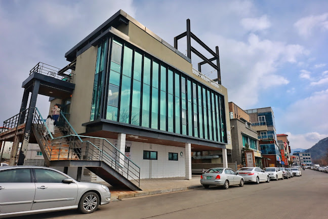 Comentarii opinii despre 카페 디 쿼드