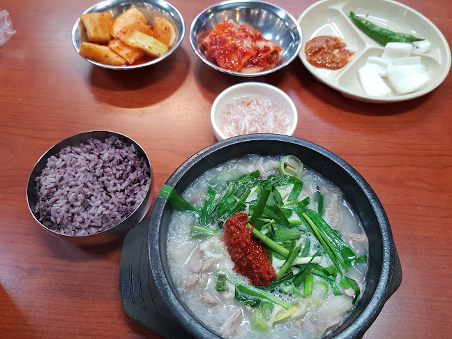 가마솥돼지국밥 - 외식업