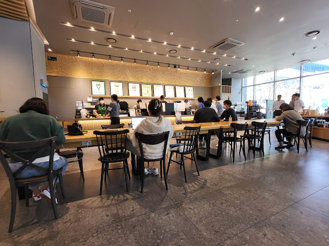 스타벅스 판교알파돔타워점