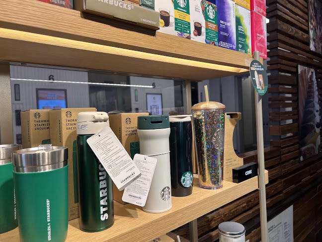 Comentarii opinii despre 스타벅스 신세계의정부6F점