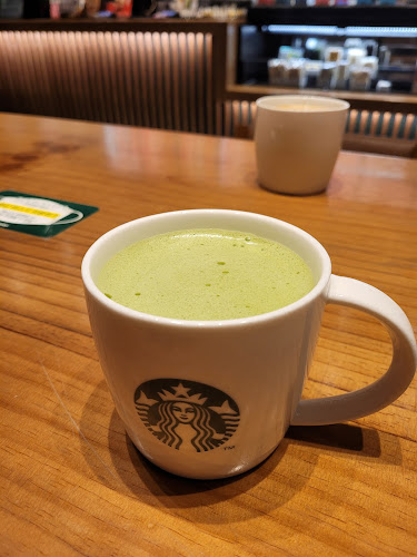 Opinii despre 스타벅스 수원연무DT점 în 수원시 - 외식업