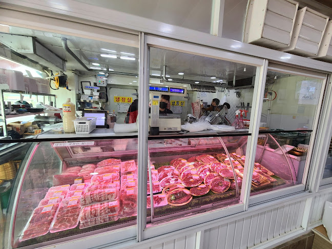 Opinii despre 신진농장정육점식당 în 여주시 - 외식업